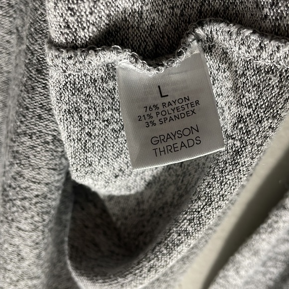 GRAY MINERAL WASH “BE KIND” LOGO LONG SLEEVE TOP - Picture 5 of 5